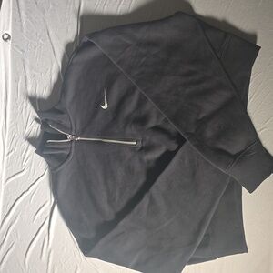 BLACK NIKE OVERSIZED FIT CROPPED SWEATSHIRT WITH QUARTER ZIPPER- SIZE-MEDIUM
